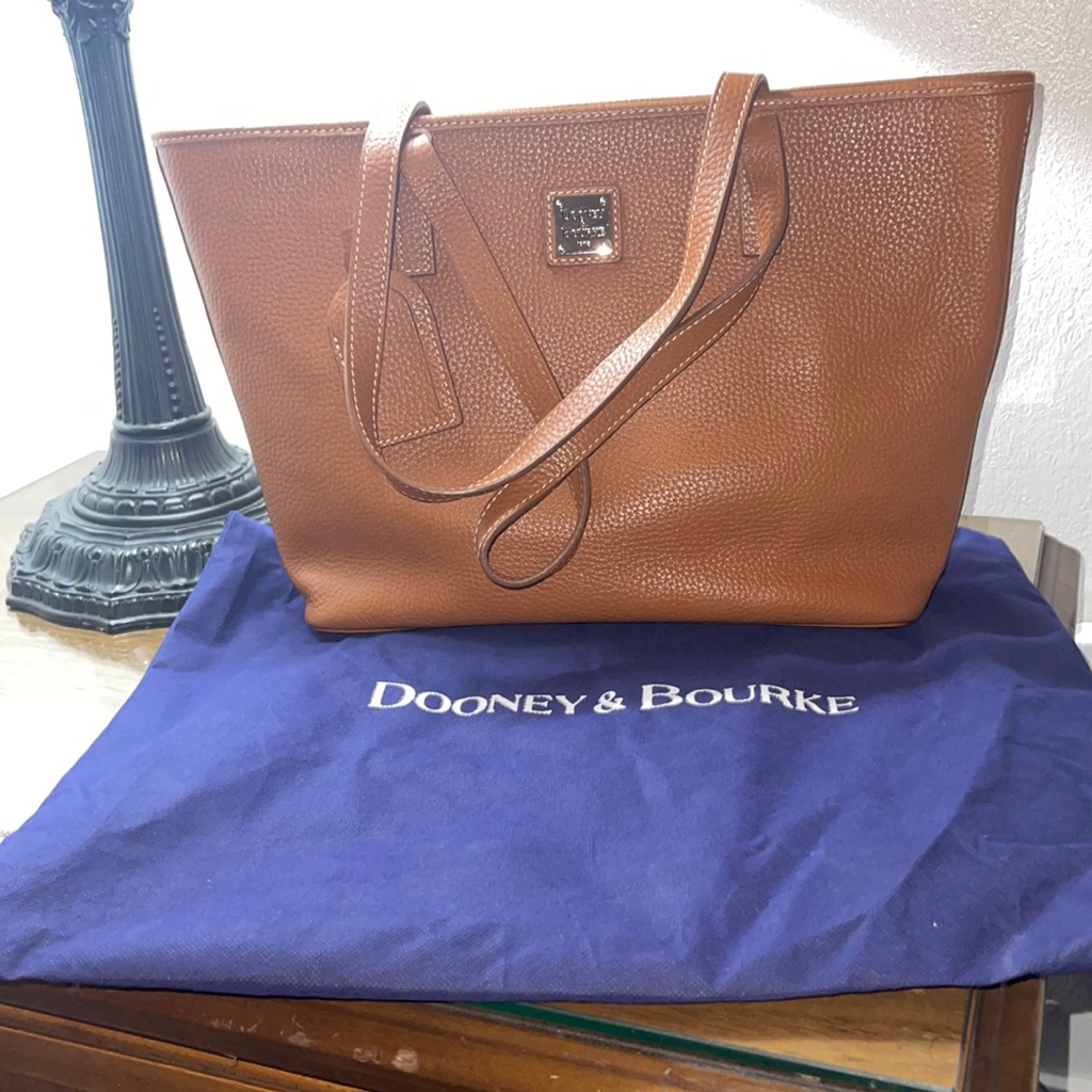 Dooney  Bourke Shoukd Bag Brand New